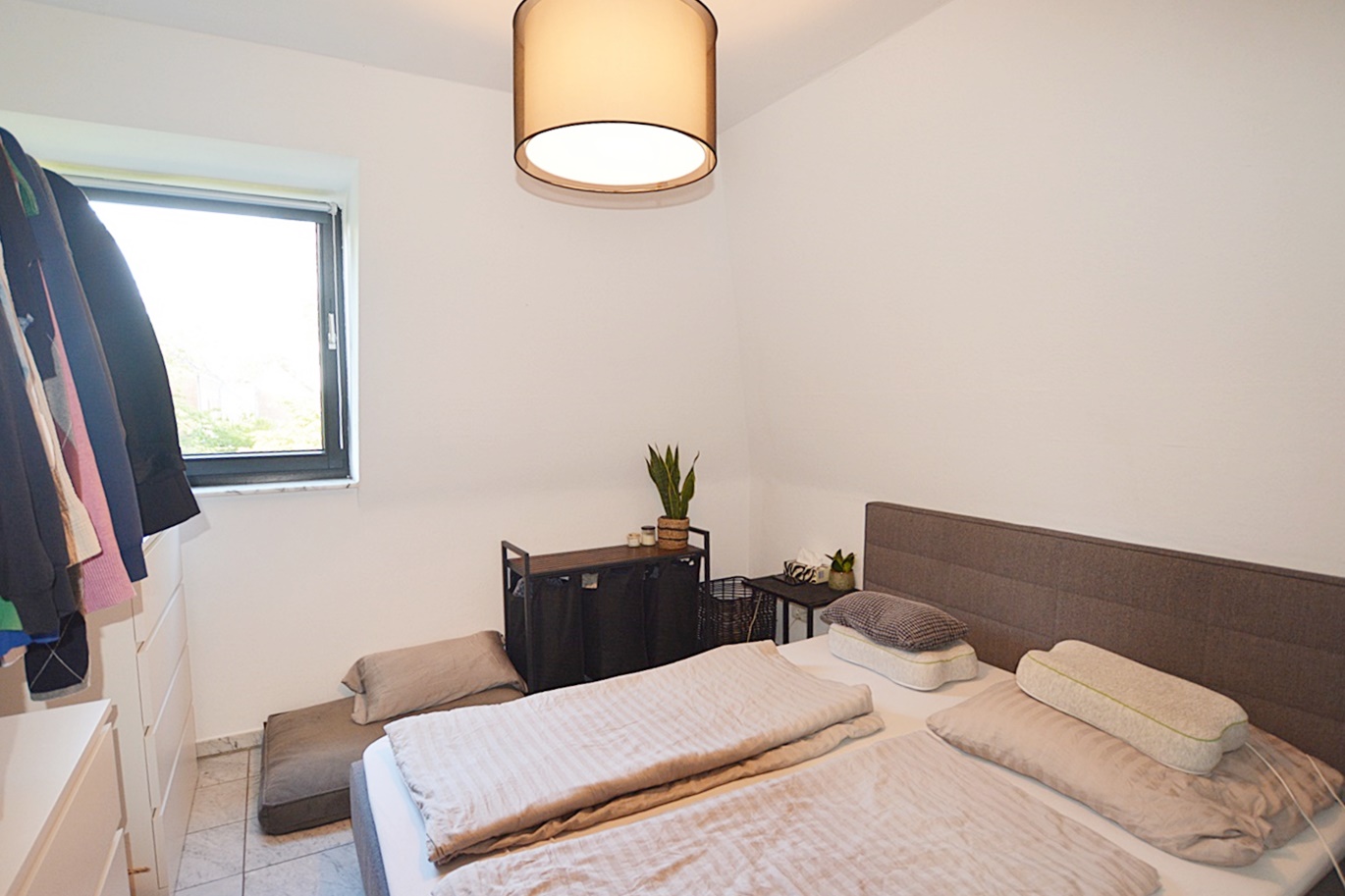 Helle 3- Zimmer-Wohnung im 2.OG (Dachgeschoss) mit Balkon in äußerst gepflegtem Mehrfamilienhaus - Foto 4
