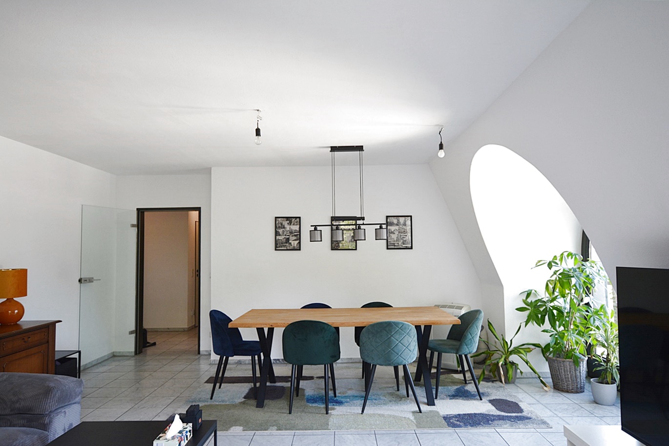 Helle 3- Zimmer-Wohnung im 2.OG (Dachgeschoss) mit Balkon in äußerst gepflegtem Mehrfamilienhaus - Foto 3
