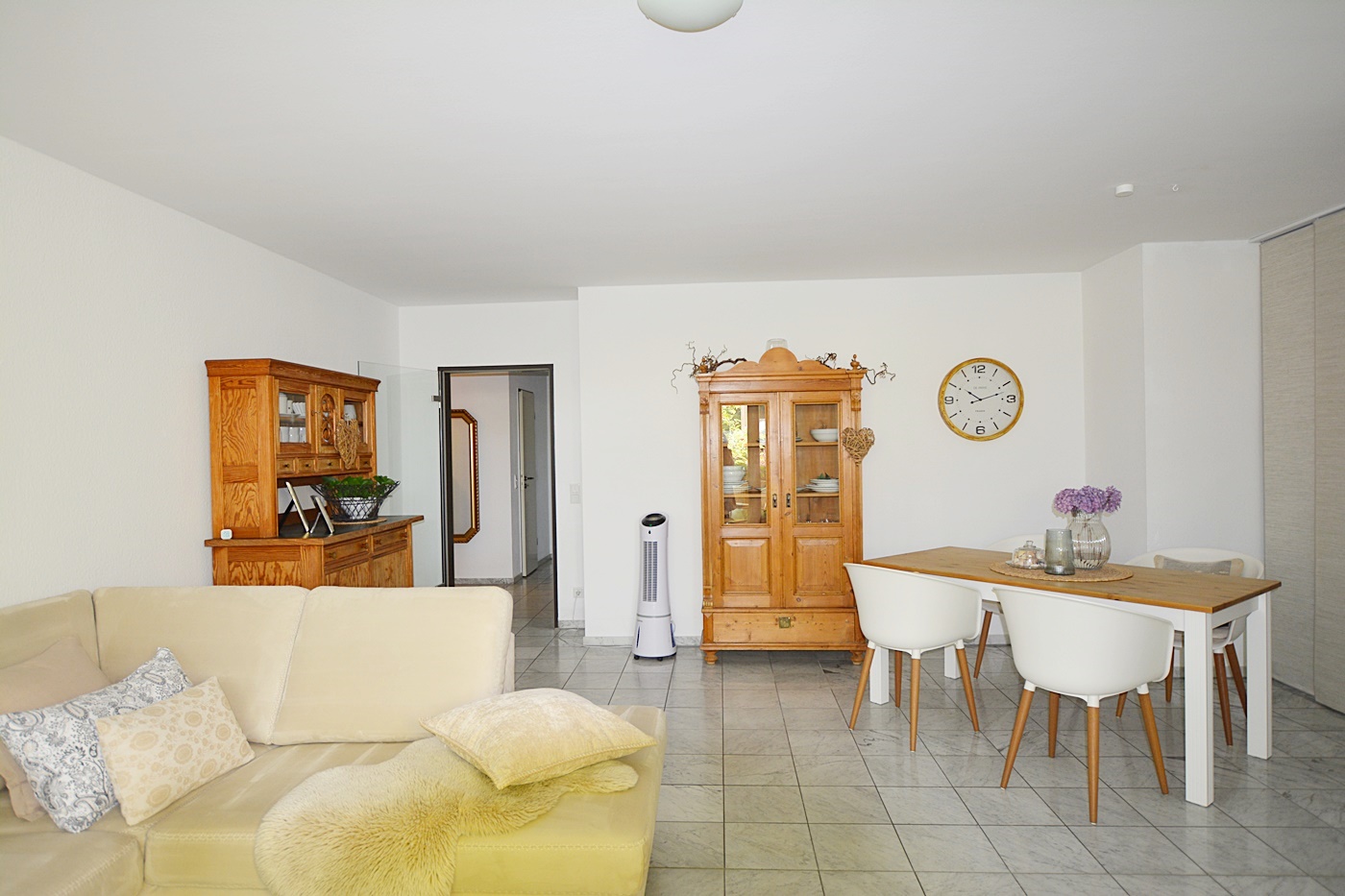 Helle 3 Zimmer-Wohnung im EG/Hochparterre mit Balkon in äußerst gepflegtem Mehrfamilienhaus - Foto 4